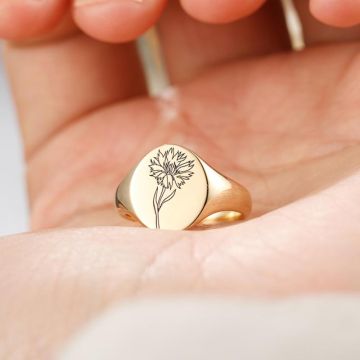 Italian Daisy Flower Signet Ring in 10K Yellow Gold or Rose Gold - Unique and Elegant Design for Women