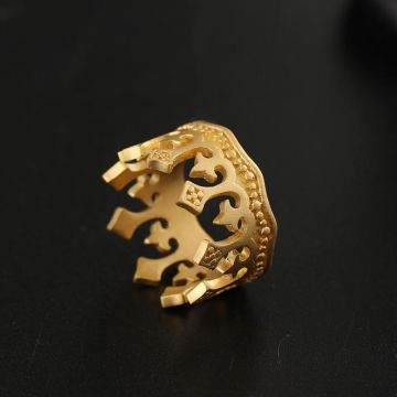 Kings Crown 14K Gold Ring - Vintage and Luxurious Mens Fashion Ring with Unique European Style