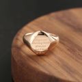 Killing Eve Little Pervert Same Ring 18k Gold Rose Retro English Alphabet Figure Seal For Men And Women