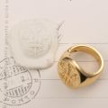 Royal Family Crest Ring in 10K Gold - Vintage Seal Design for Stylish and Luxurious Customization