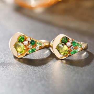 Spring Bloom 10K Gold Ring with Natural Green Gemstone, Pearl, and Diamonds - Unique and Luxurious Design for Both Men and Women